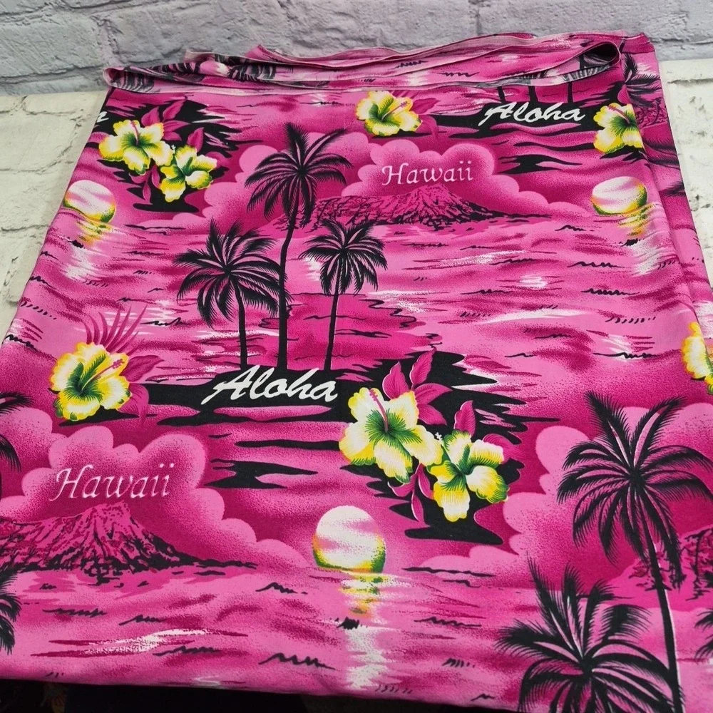 Vintage Aloha Hawaii Print Sarong Wrap Wall Drop Hanging Decor Pink Palms 2x1.5y